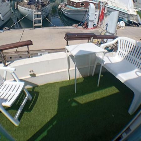 Encantador Barco En Barcelona Sant Adria de Besos Exterior foto