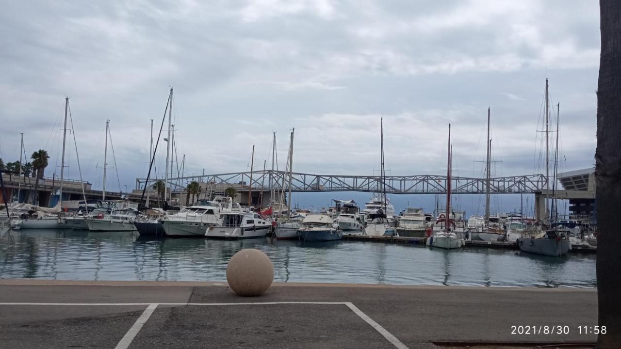 Encantador Barco En Barcelona Sant Adria de Besos Exterior foto